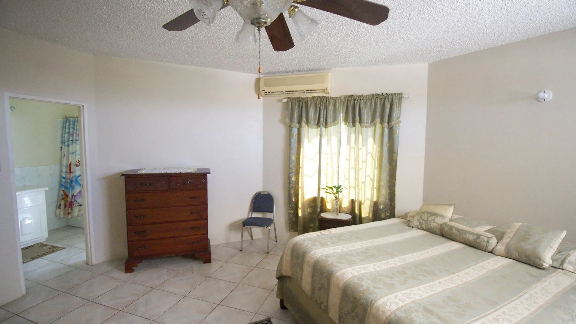 Seaview Chateau Montego Bay